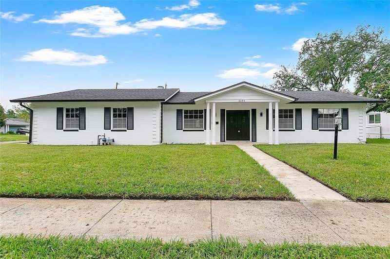 4 bedroom Single Family Residence at 2494 Castlewood Road, English Woods, Maitland — photo 1