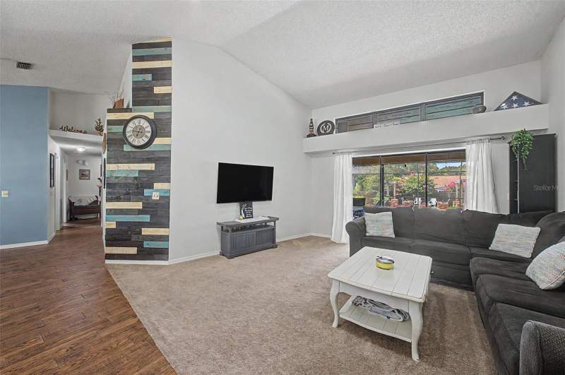 5 bedroom Single Family Residence at 3916 Broomsedge Lane, Lithia Ridge Ph I, Valrico — photo 5