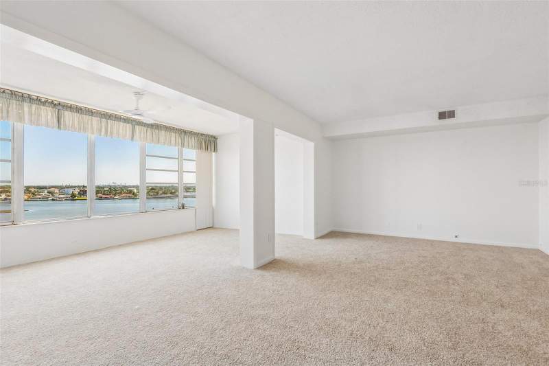 1 bedroom Condominium at 1847 Shore Crest Drive #710, Shoreacres Center, South Pasadena — photo 3