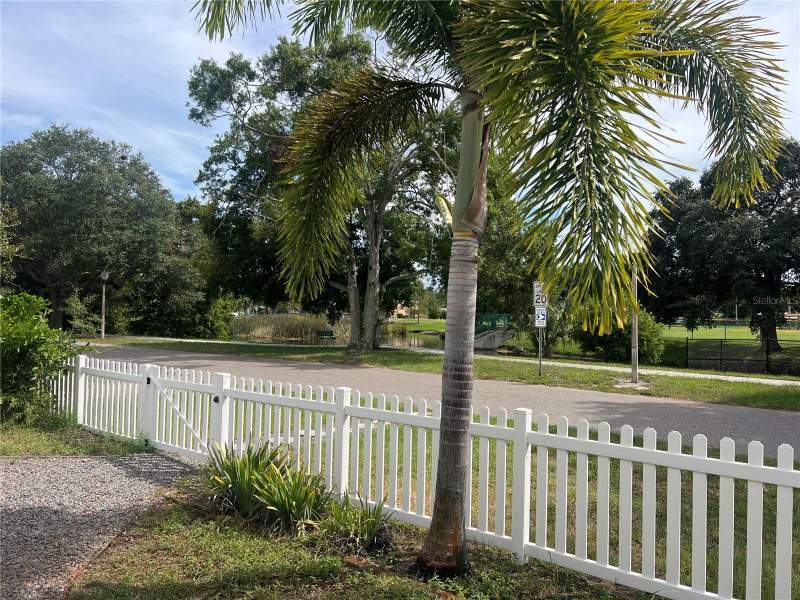 4 bedroom Single Family Residence at 1726 55th Street, Pasadena Gardens Gulfview Sec, Gulfport — photo 3