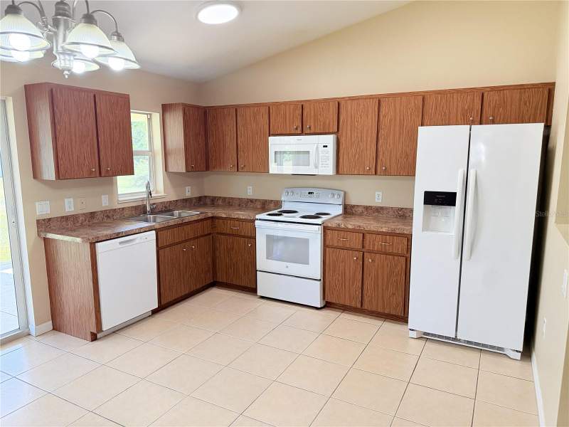 3 bedroom Single Family Residence at 563 Verona Street, Port Charlotte Sec 008, Port Charlotte — photo 3