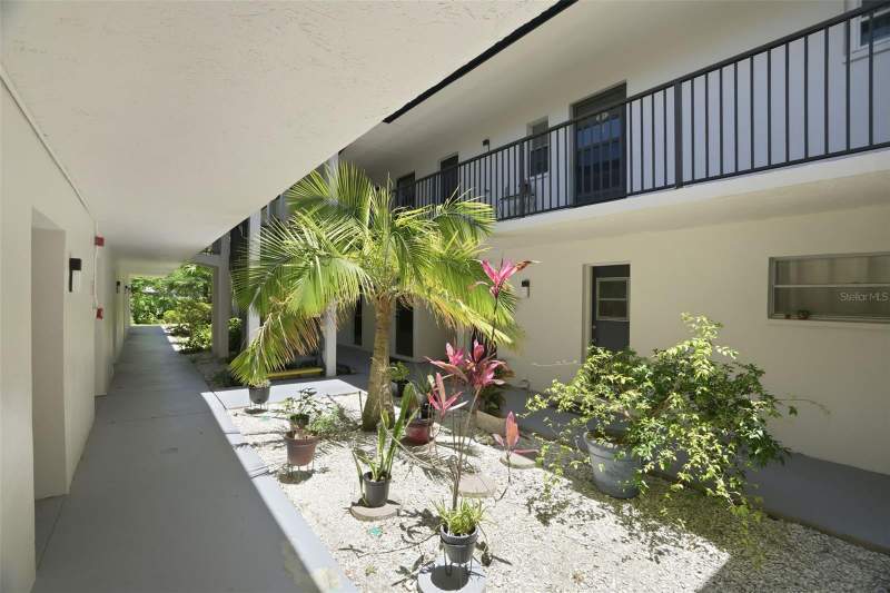 3 bedroom Condominium at 1127 King Arthur Court #316, King Arthurs Court Condo, Dunedin — photo 4