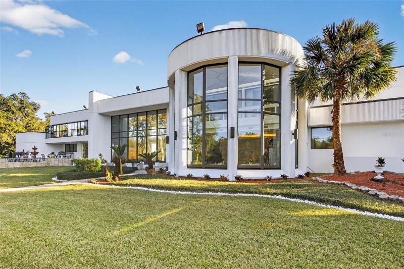 9 bedroom Single Family Residence at 812 Sweetwater Club Boulevard, Sweetwater Club Un 1-A, Longwood — photo 2