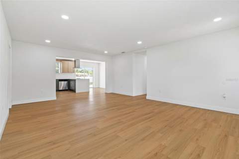 2102 W Ferris Avenue, Tampa FL - photo 15 of 94