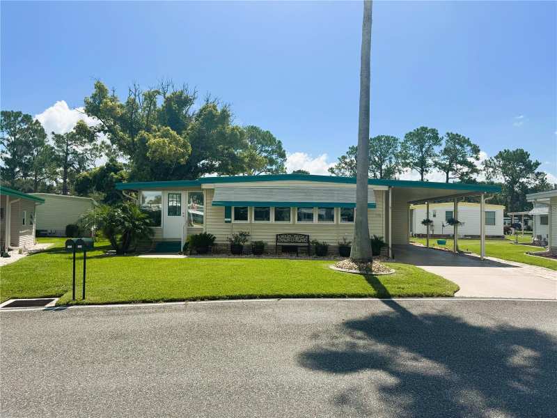 2 bedroom Mobile Home at 136 Dogwood Trail, Hawthorne At Leesburg A Coop, Leesburg — photo 1