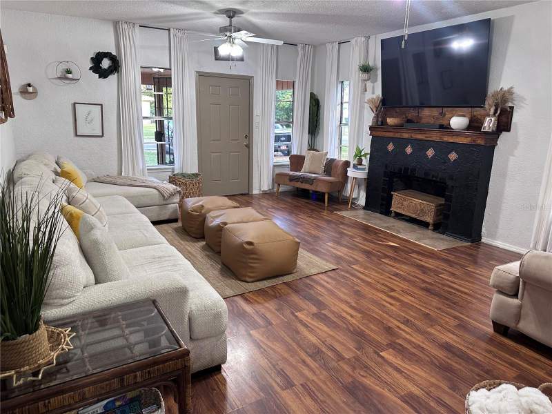3 bedroom Single Family Residence at 1910 William Clark Avenue, Pinehurst, Sanford — photo 4
