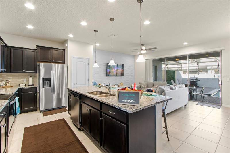 5 bedroom Townhouse at 2426 Tangier Drive, Windsor At Westside Ph 3, Kissimmee — photo 2