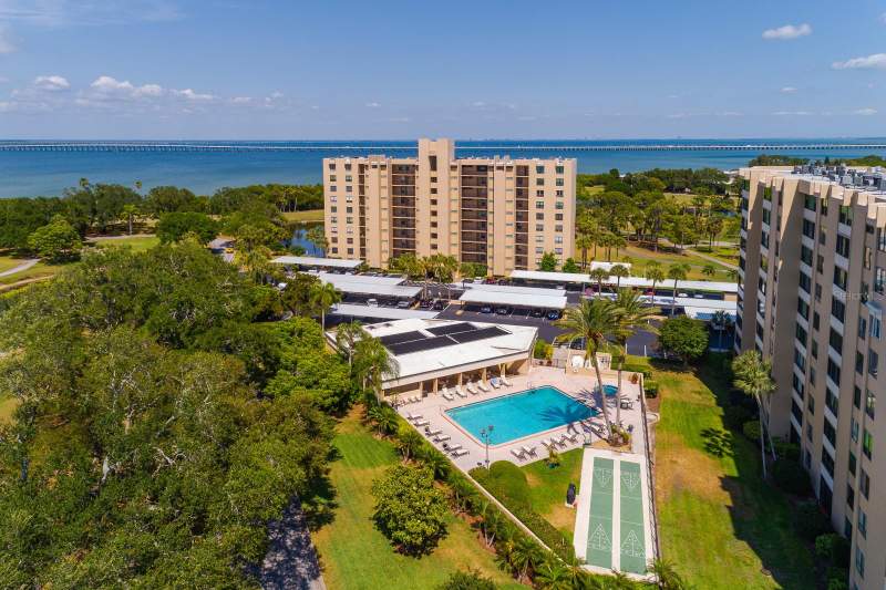 1 bedroom Condominium at 2620 Cove Cay Drive #904, Cove Cay 26-20 Village II, Clearwater — photo 2