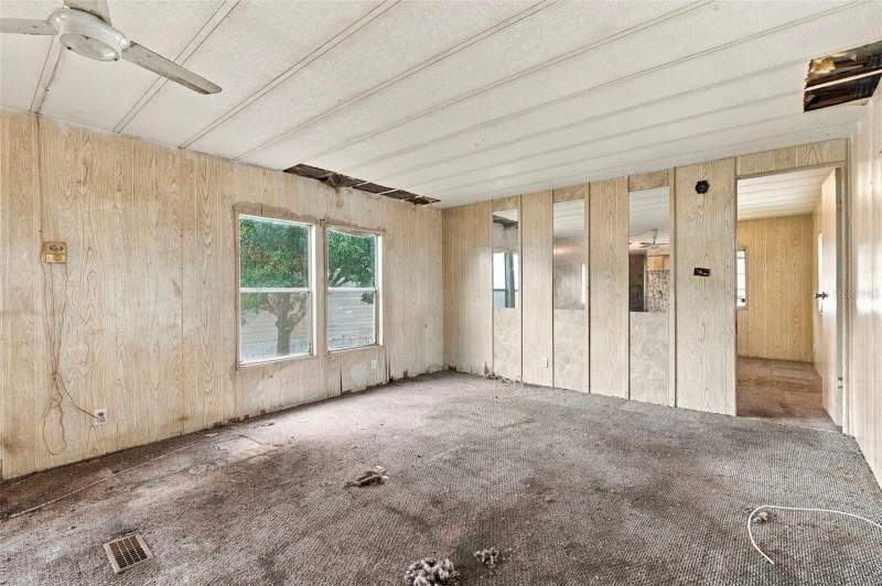 2 bedroom Manufactured Home at 6322 New York Street, Florida Trailer Estates, Zephyrhills — photo 5