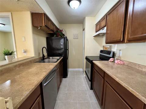 202 Red Maple Place #202, Brandon FL - photo 6 of 6