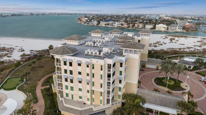 3 bedroom Condominium at 800 Collany Road #302, Sunset Pointe At Collany Key II Condo, St Petersburg — photo 3