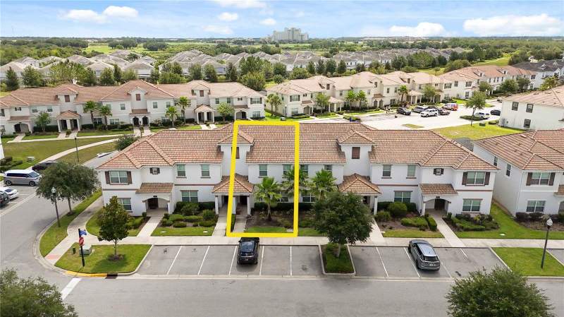 4 bedroom Townhouse at 1555 Sandbagger Drive, Stoneybrook South Ph J-2 & J-3, Davenport — photo 2