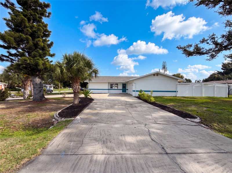 4 bedroom Single Family Residence at 1672 Jupiter Road, South Venice, Venice — photo 1