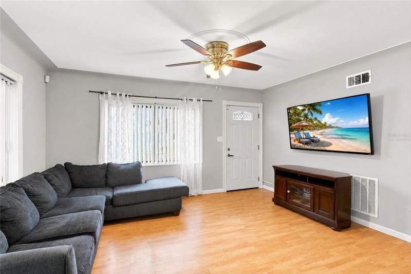 3 bedroom Single Family Residence at 3827 38th Avenue, Midway Sub, St Petersburg — photo 5