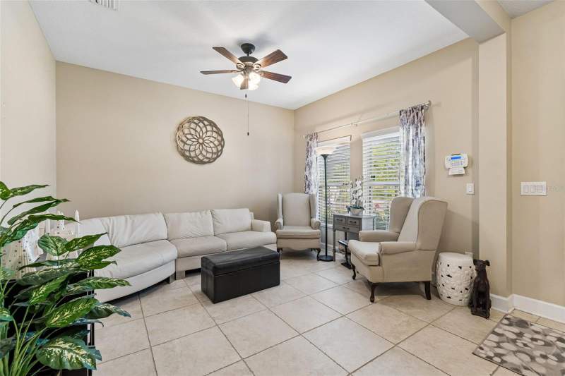 5 bedroom Single Family Residence at 7090 88th Ave N, St Hagop Church Sub, Pinellas Park — photo 3