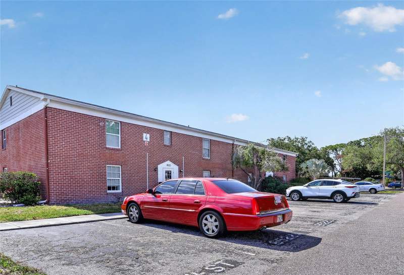 1 bedroom Condominium at 8542 10th Street #B, Jamestown Condo, St Petersburg — photo 3