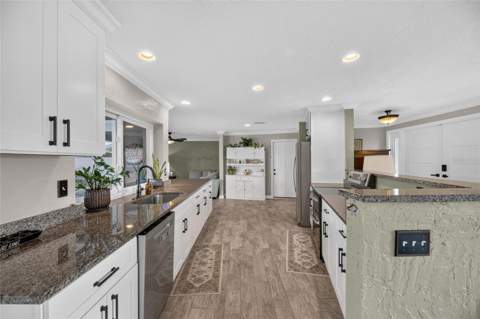 6314 Wisteria Lane, Apollo Beach FL - photo 17 of 59