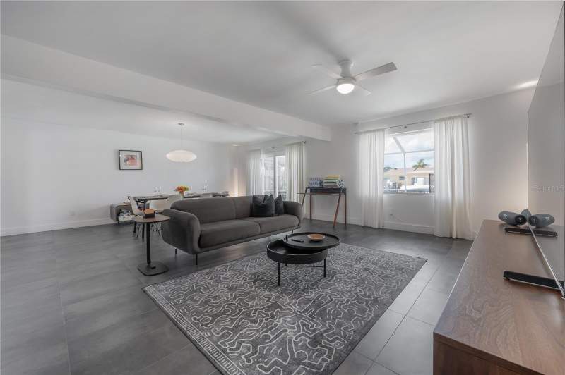 3 bedroom Single Family Residence at 8757 Bay Pointe Drive, Bay Crest Park Unit 21, Tampa — photo 4