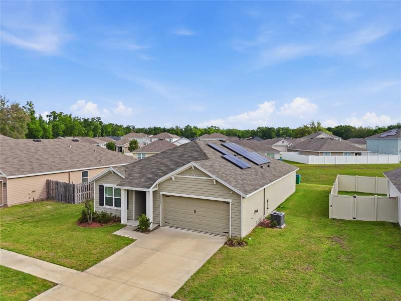 3 bedroom Single Family Residence at 19142 NW 164th Road, Oak Ridge At High Spgs Ph IV Pb 37 Pg 73, High Springs — photo 3