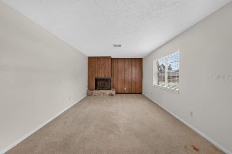 3 bedroom Single Family Residence at 820 Blackberry Lane, Burlington Heights, Brandon — photo 5