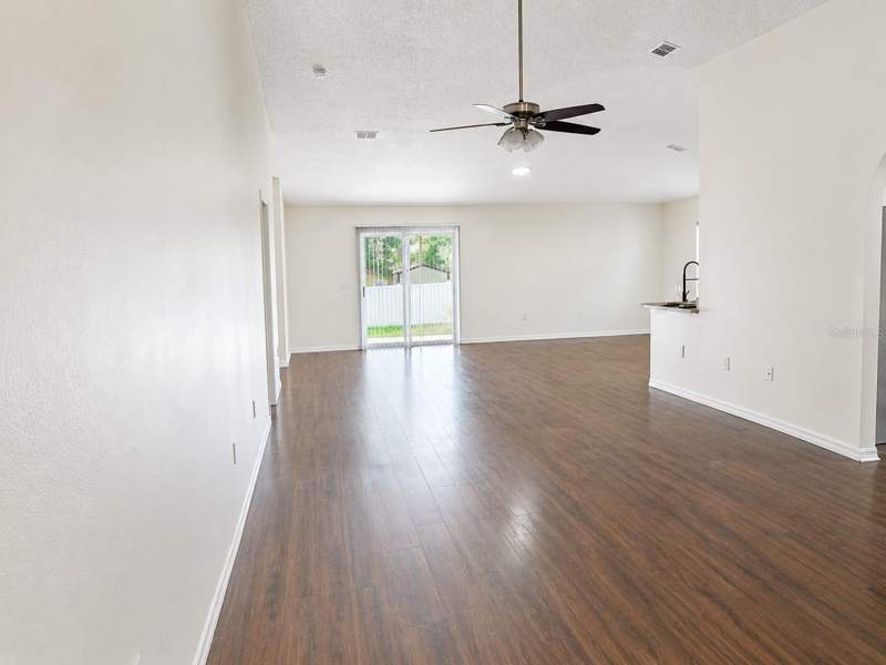 3 bedroom Single Family Residence at 13402 Copper Head Drive, Boyette Creek Ph 1, Riverview — photo 4