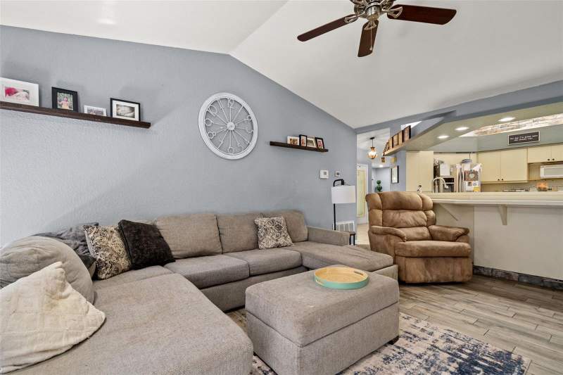 4 bedroom Single Family Residence at 13499 Bruni Drive, Oaks The, Spring Hill — photo 4