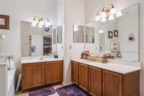 9955 Medallion Bluff Lane, Orlando FL - photo 22 of 38