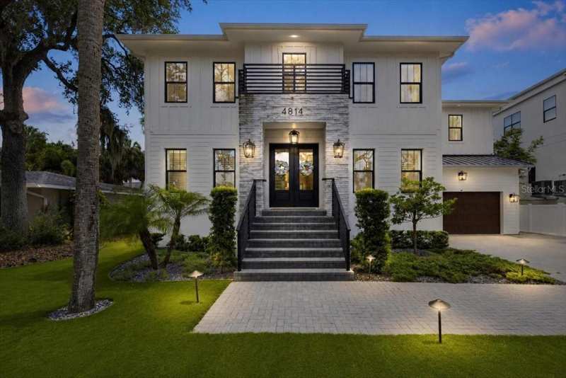 5 bedroom Single Family Residence at 4814 W San Jose Street, Sunset Park, Tampa — photo 1