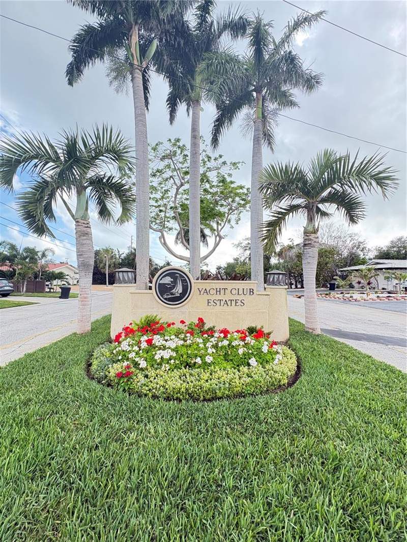 4 bedroom Single Family Residence at 1200 80th St S, South Cswy Isle Yacht Club 4th Add, St Petersburg — photo 3