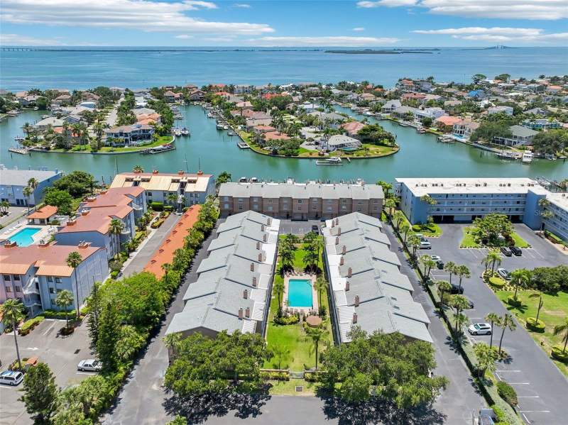 2 bedroom Townhouse at 637 Pinellas Bayway #105, Palm Island Townhomes, Tierra Verde — photo 2