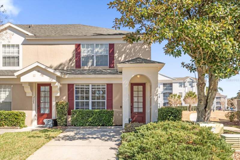 3 bedroom Townhouse at 2323 SILVER PALM DRIVE, WINDSOR PALMS TWNHMS PH 3A, KISSIMMEE — photo 1