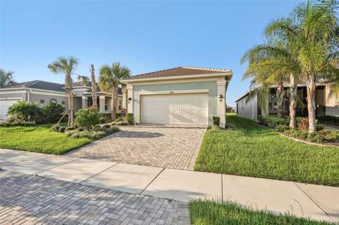 4838 Sevilla Shores Drive, Wimauma FL - photo 7 of 53