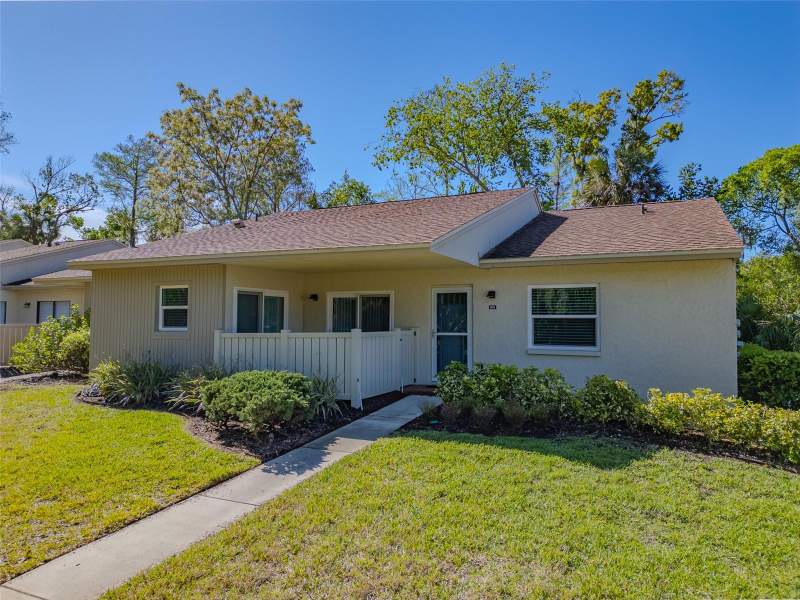 3 bedroom Villa at 600 S Woodlands Drive, East Lake Woodlands Cluster Homes, Oldsmar — photo 2