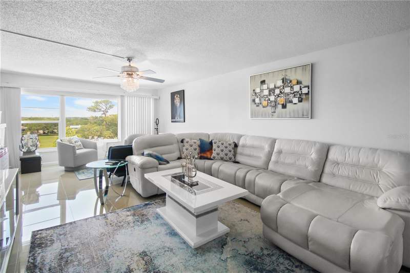 2 bedroom Condominium at 225 Country Club Drive #1604, Penthouse Greens, Largo — photo 5
