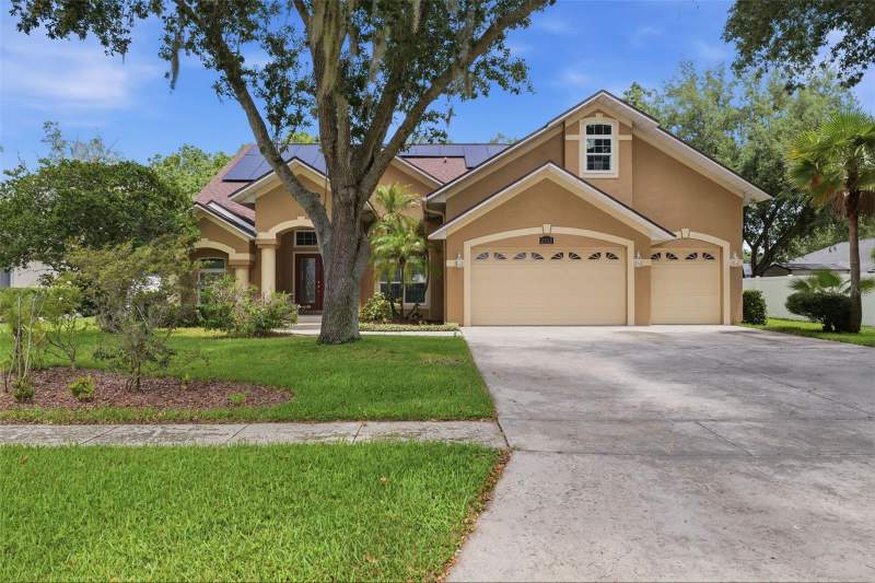 5 bedroom Single Family Residence at 2112 Heritage Crest Drive, Heritage Crest, Valrico — photo 2