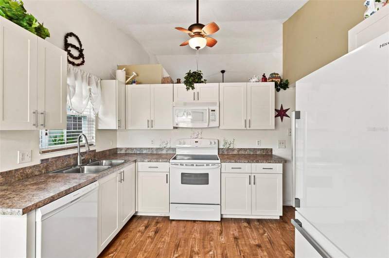 2 bedroom Villa at 7637 Balharbour Drive, Millpond Estates, New Port Richey — photo 2