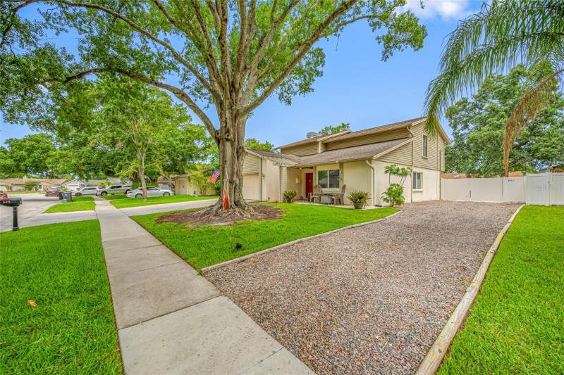 4 bedroom Single Family Residence at 15816 Hound Horn Lane, Country Place Unit IV A, Tampa — photo 5