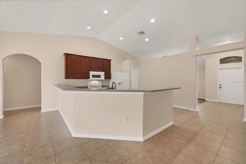 4 bedroom Single Family Residence at 15117 Lyneburg Avenue, Port Charlotte Sec 082, Port Charlotte — photo 5