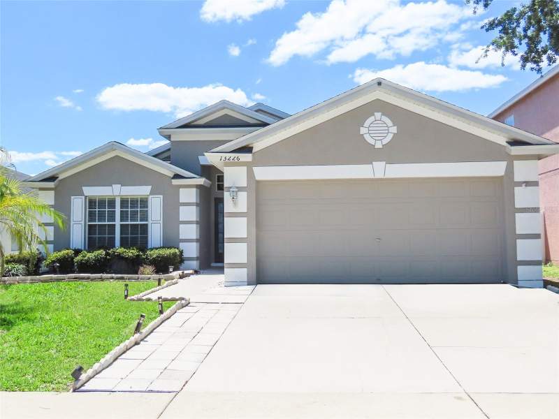 4 bedroom Single Family Residence at 13226 Evening Sunset Lane, South Cove Ph 1, Riverview — photo 2