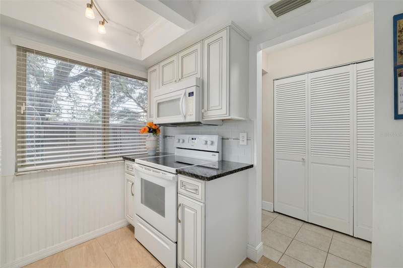 2 bedroom Condominium at 2476 Laurelwood Drive #C, Laurelwood Condo I, Clearwater — photo 4