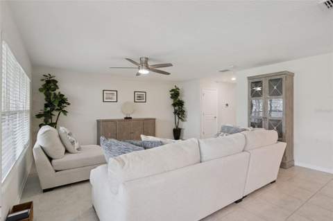 4330 Sunny Creek Place, Kissimmee FL - photo 6 of 32