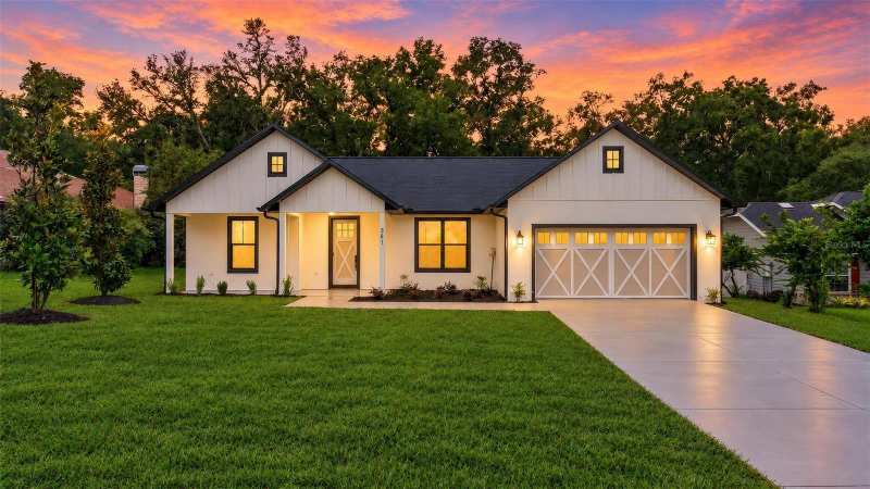 3 bedroom Single Family Residence at 381 Carriage Lane, Lady Lake Crestwood Manor, Lady Lake — photo 1