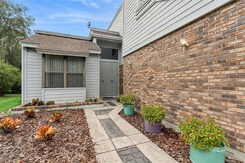3 bedroom Townhouse at 221 Pine Cone Lane, Springs Whispering Pines Sec 2, Longwood — photo 2