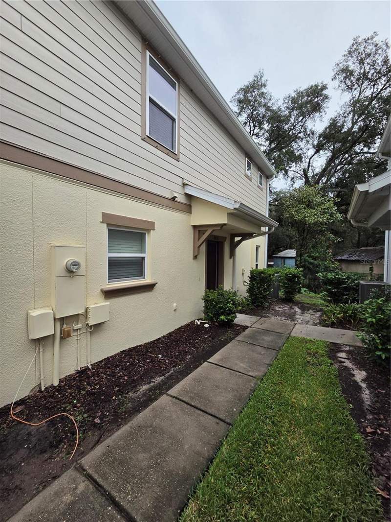 2 bedroom Townhouse at 4816 Chatterton Way, Magnolia Park Northeast E, Riverview — photo 2