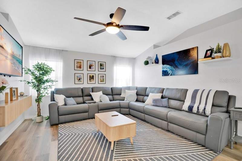 4 bedroom Single Family Residence at 213 BRUSHCREEK DRIVE, COUNTRY CLUB PARK PH 3, SANFORD — photo 2
