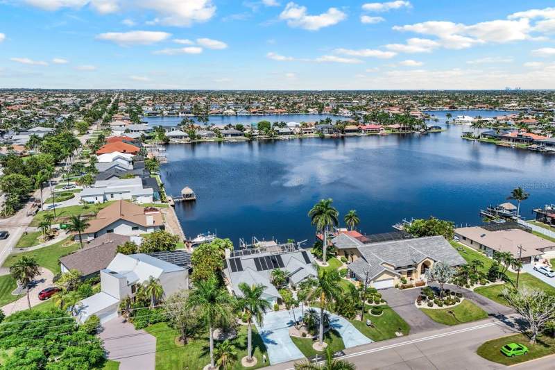 3 bedroom Single Family Residence at 719 El Dorado Parkway, Cape Coral, Cape Coral — photo 5