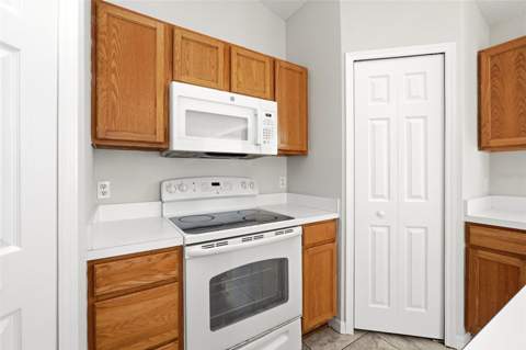 955 Louvre Court, Kissimmee FL - photo 7 of 38