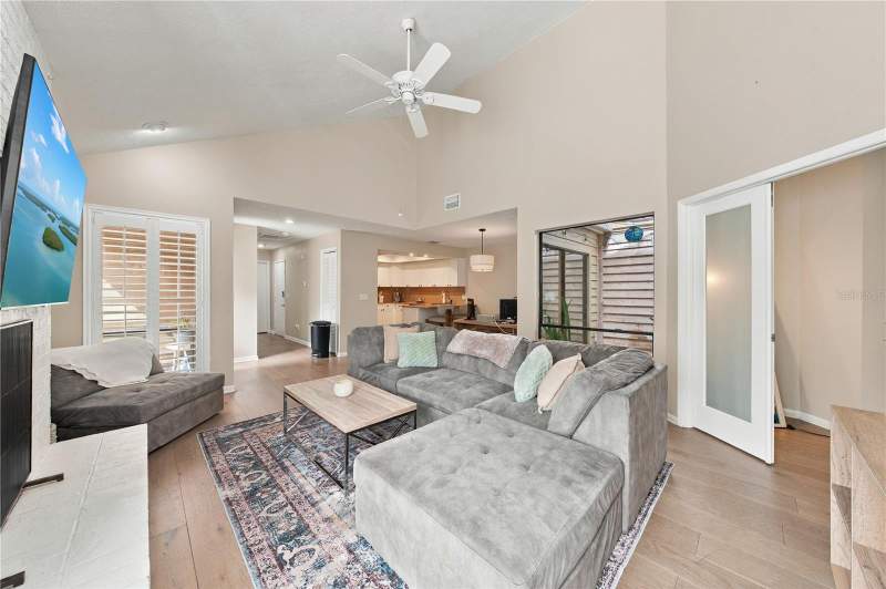 2 bedroom Townhouse at 11413 Galleria Drive, Galleria, Tampa — photo 2