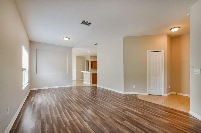 3 bedroom Single Family Residence at 1221 Longville Circle, Tavares Pines At Lake Saunders Ph 02, Tavares — photo 2