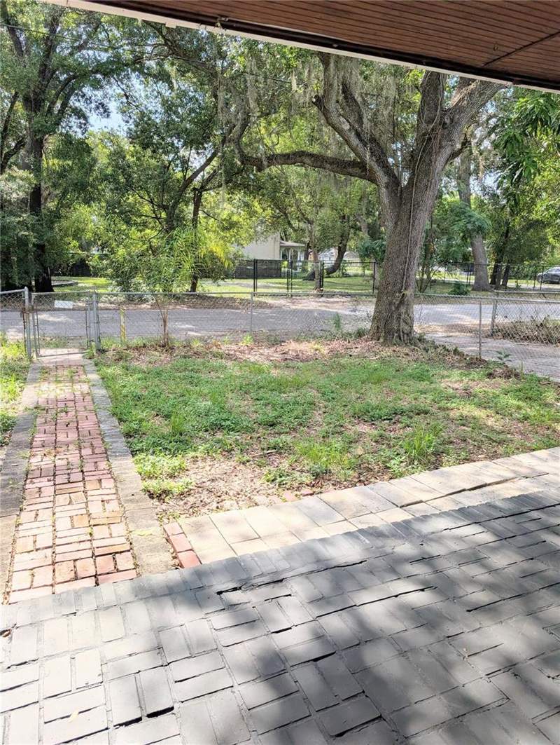 4 bedroom Single Family Residence at 8206 N 19th Street, Kathryn Park, Tampa — photo 4